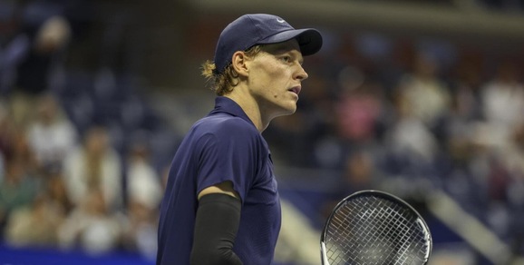 Sinner soffre ma liquida Auger Aliassime in quattro set: è in finale, lo aspetta Alcaraz