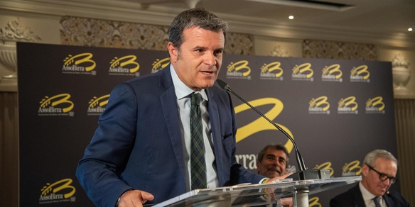 Centinaio,Vannacci rispetti le regole della Lega e Salvini