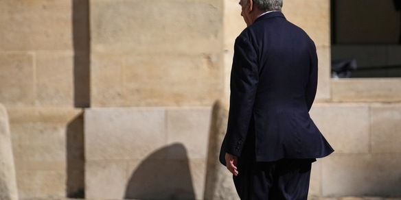 Bayrou, riduzione debito è urgenza vitale per la Francia