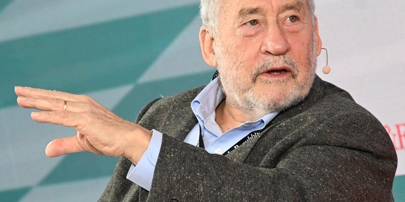 Stiglitz, 'accordo con Trump non vale la carta su cui è scritto'