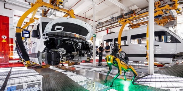 Sale a luglio la produzione industriale, +0,4% su mese