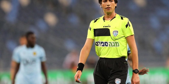 Arbitra israeliana transgender si racconta 'ho scelto me stessa'