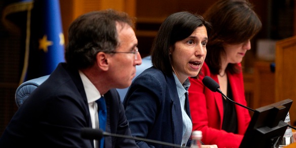 Pd, Meloni straparla, vuole incendiare il clima politico