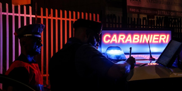 Violentano 12enne e postano video su WhatsApp