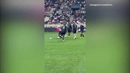 Ronaldinho, numeri durante il riscaldamento