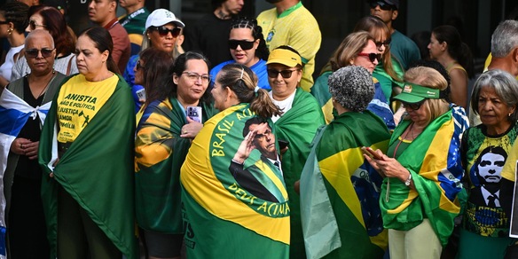 Bolsonaro lascia i domiciliari per le cure in ospedale