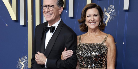 Stephen Colbert vince l'Emmy, prima della sospensione