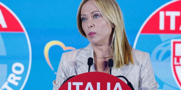 Meloni, la scuola è luogo dove si costruisce futuro dell'Italia