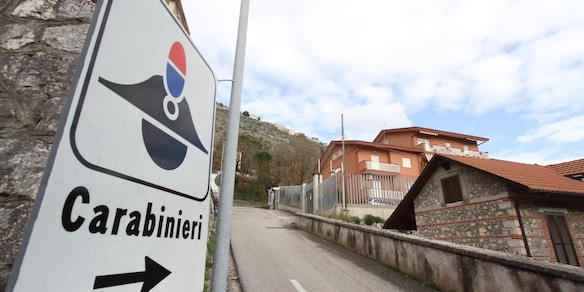 Quindicenne suicida, verifiche su scuola e compagni