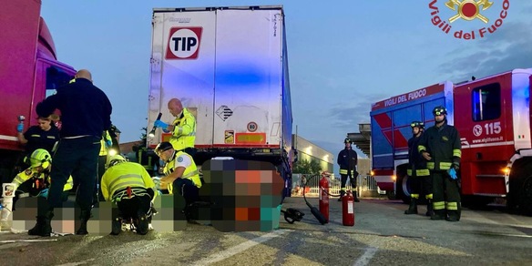 Travolto da un muletto, muore a 61 anni