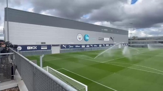 Il Manchester City si allena in vista del Napoli: Donnarumma è carico