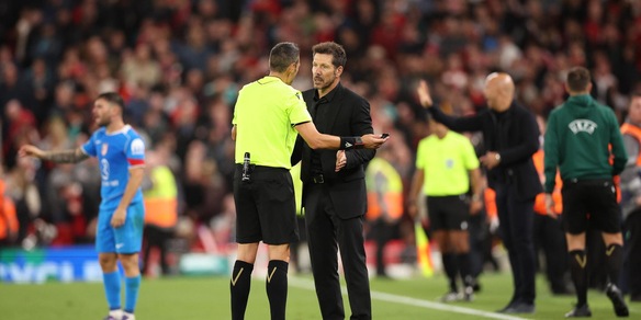 Liverpool-Atletico insulti e rosso, Simeone è rissa con i tifosi