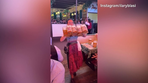 Ilary Blasi torna in Germania per l'Oktoberfest