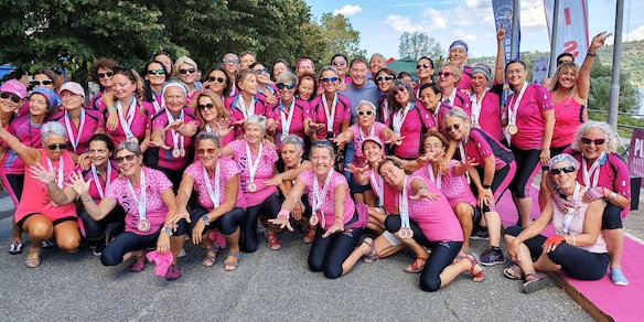 Pink Butterfly Dragon Boat Festival, il presidente Antonio Rossi beato tra le donne in rosa