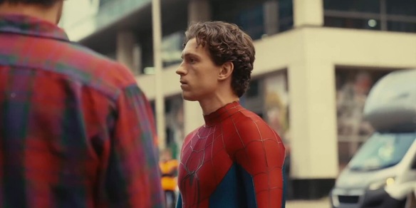 Tom Holland d'urgenza in ospedale dopo un incidente sul set del nuovo film di Spiderman