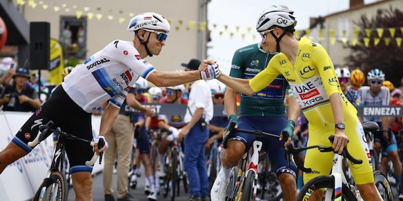 Pogacar, la caduta di un Dio: umiliato da Evenepoel, si riapre anche la prova in linea?