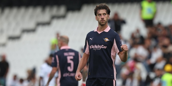 Serie B, Palermo indenne a Cesena. Avellino inarrrestabile, manita del Frosinone