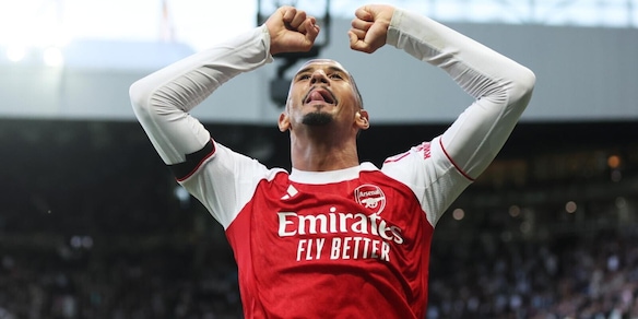 Al Newcastle non basta Woltemade: rimonta in extremis, vince l'Arsenal. Tris dell'Aston Villa