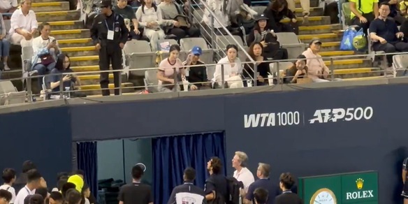 Il brutto gesto del pubblico cinese che non perdona Musetti e infierisce dopo il ritiro: cosa è successo