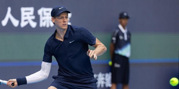 Preoccupazione per l'infortunio di Sinner, si tocca il muscolo: cosa è successo