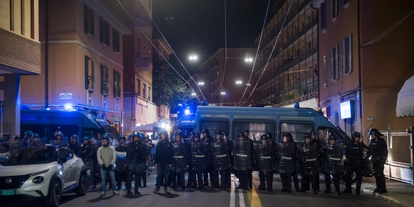 Cortei a rischio, stretta su permessi a poliziotti
