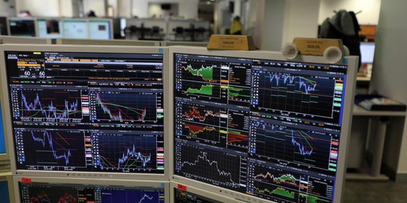 Lo spread tra Btp e Bund chiude in calo a 81 punti