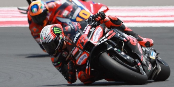 MotoGp Indonesia, Bezzecchi trionfa nella Sprint. Ducati lontane