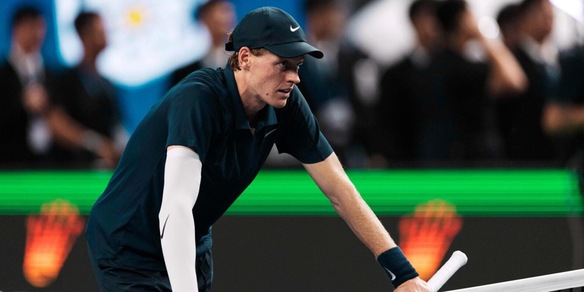 Sinner torna a casa dopo il ritiro a Shanghai: come sta e quando torna in campo