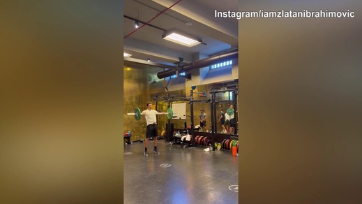 Milan, Ibrahimovic non si ferma con i pesi e poi...si concede una grigliata di carne!