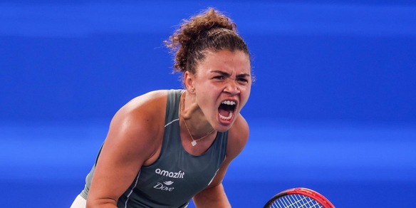 Paolini centra i quarti di finale a Wuhan: Tauson si fa male e si ritira nel terzo set