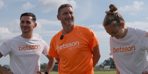 Gli auguri di Totti al ct Gattuso 'spero ci riporti ai Mondiali'