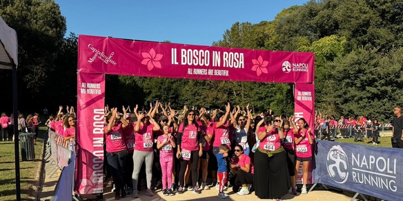 Bosco in rosa - Mille donne per la solidarietà tra i viali del Bosco di Capodimonte