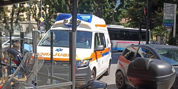 Due donne uscite dalla Messa travolte da auto, una grave