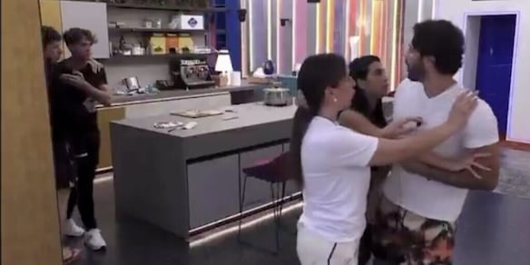 Grande Fratello, il vero motivo della lite tra Omer e Jonas: Floriana asfalta tutti. E Anita non torna più