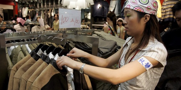 La Cina sempre più in deflazione, -0,3% prezzi al consumo