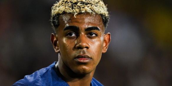 Lamine Yamal non firmerà più autografi. L'accordo per proteggere (e monetizzare) la sua firma