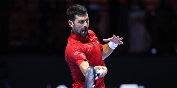 Djokovic, perché si è ritirato al Six Kings Slam e le parole che allarmano tutti: in dubbio per Parigi e Torino