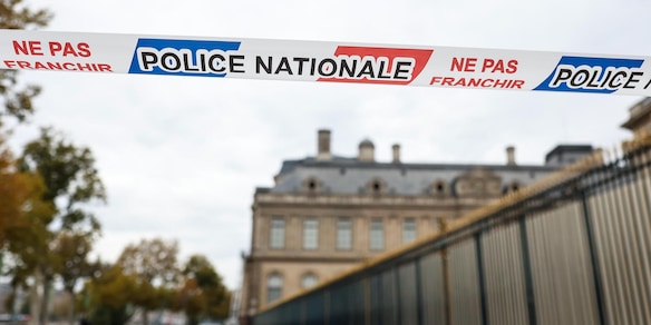 Media, ritrovati due gioielli su nove rubati a Louvre