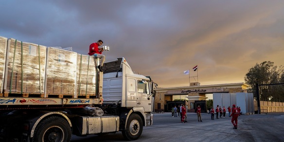 Israele sospende l'ingresso degli aiuti a Gaza