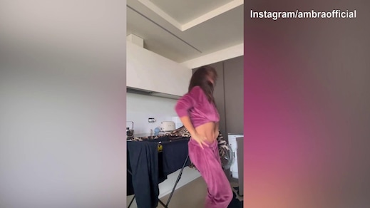 Ambra Angiolini, il balletto diventa virale