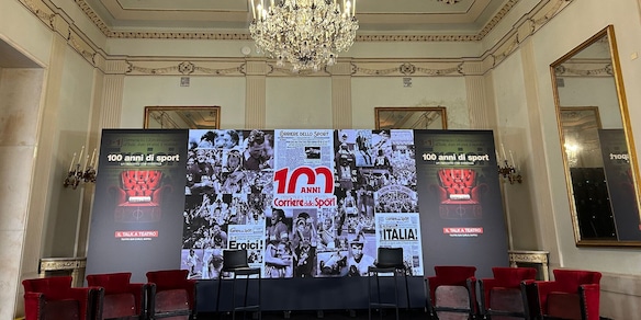 Centenario del Corriere dello Sport, il talk al Teatro San Carlo di Napoli: da Conte a Mourinho, tutti gli interventi. Rivivi la diretta