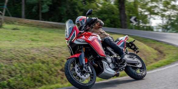 Prova Moto Morini X-Cape 1200: viaggiatrice di carattere