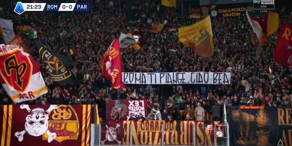 L'omaggio da brividi dell'Olimpico a Beatrice Bellucci: lo striscione e l'applauso emozionano tutti