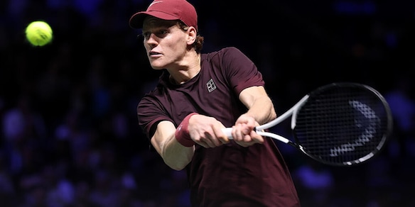 Oggi Sinner in campo: dove seguirlo. Sonego out a Parigi