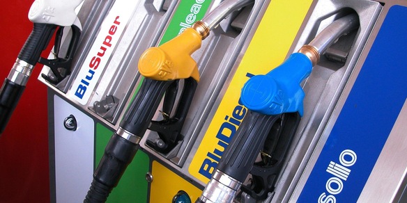 Aumenti per i carburanti, gasolio self in autostrada a 2,011