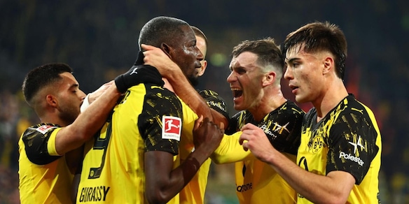 Bundesliga: il Borussia Dortmund batte l'Augsburg a domicilio e si avvicina al Bayern Monaco
