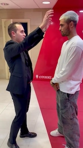 Alcaraz con don Tovar: ecco la benedizione del sacerdote