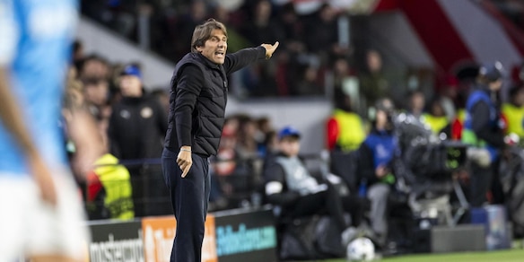 Calcio: Conte, 'il Napoli nelle prime posizioni dà fastidio'