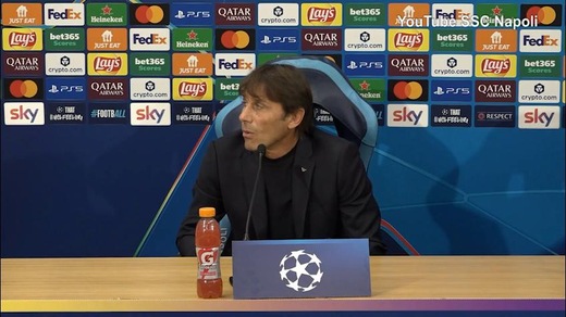 Conte: "Scurdammoce 'o passato"