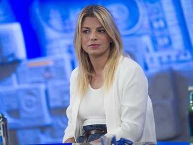 Emma Marrone bloccata a letto preoccupa i fan, cosa è successo e come sta